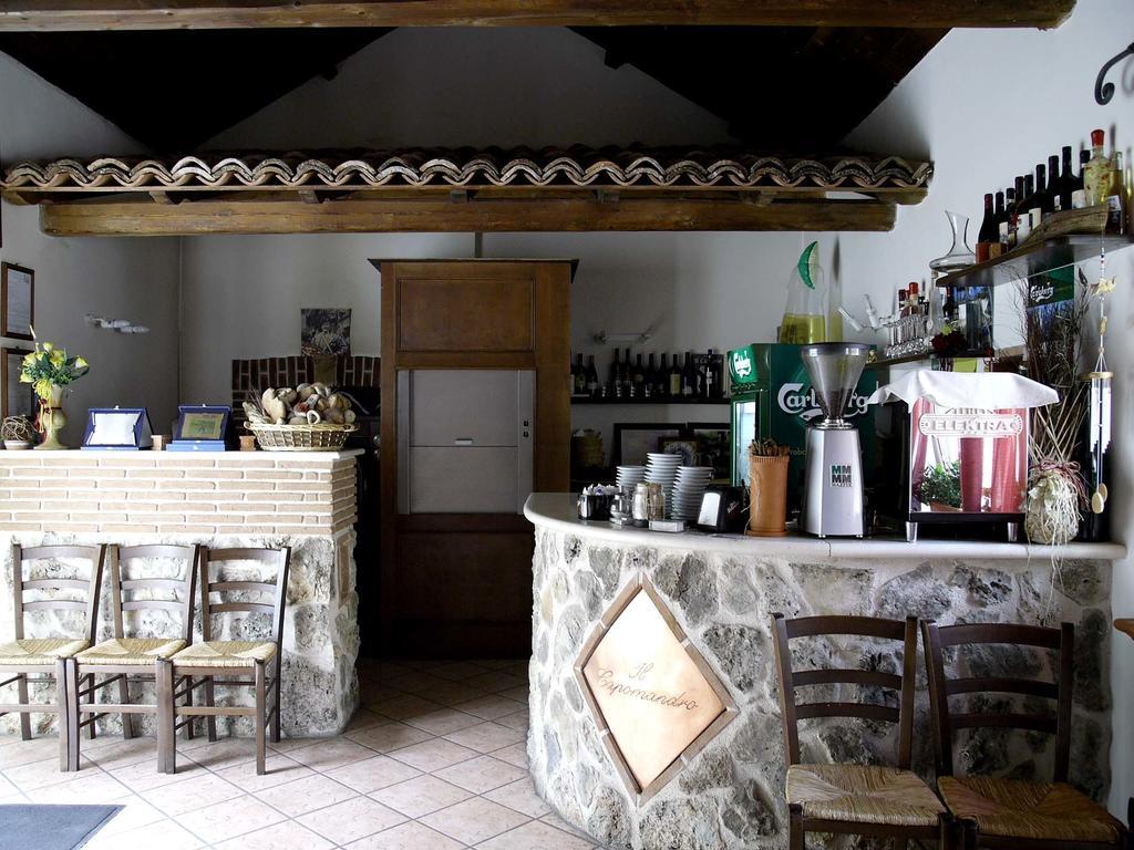 Appartamenti Il Capomandro Sant'Anatolia ภายนอก รูปภาพ